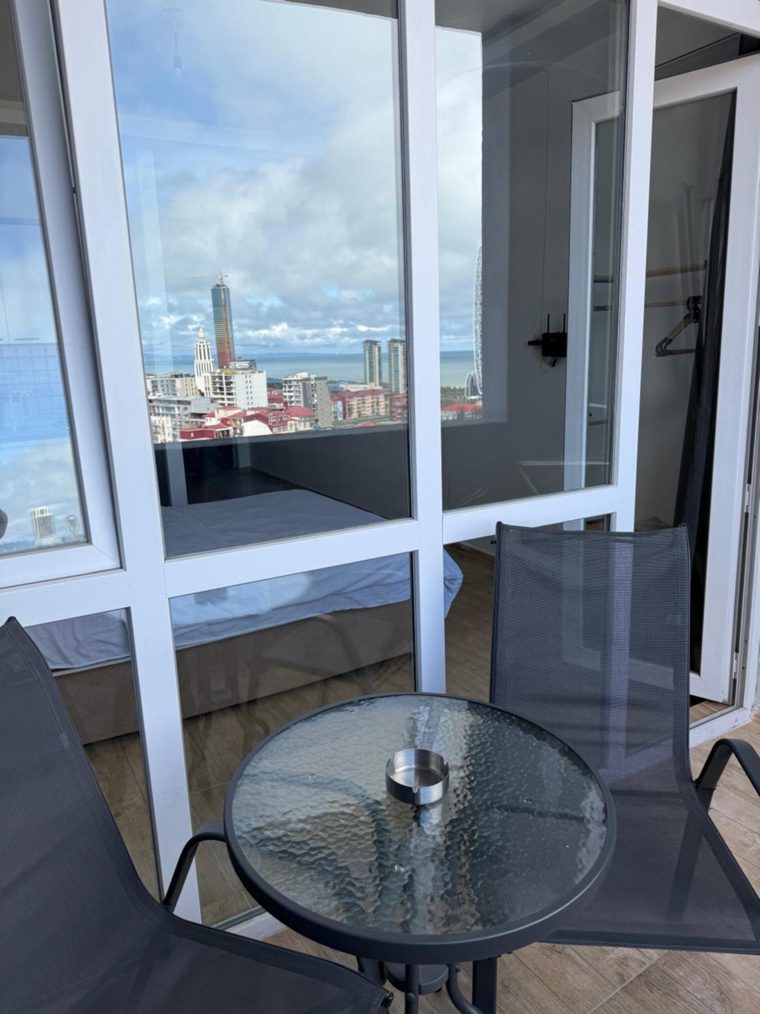 Apartamento Batumi Flat With Epic Views Exterior foto
