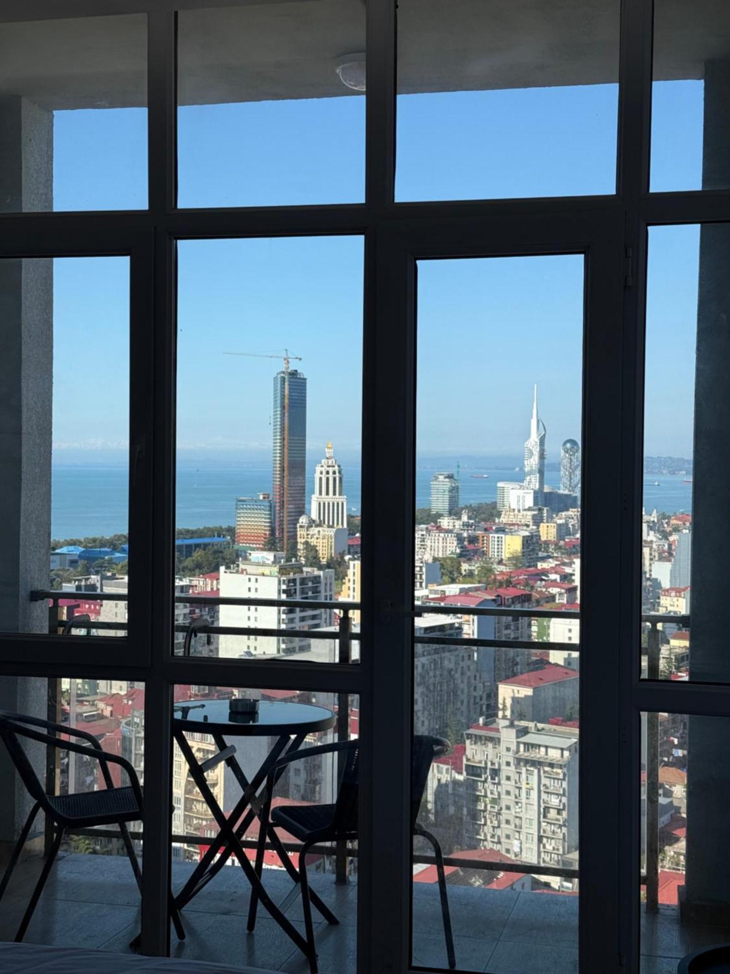 Apartamento Batumi Flat With Epic Views Exterior foto