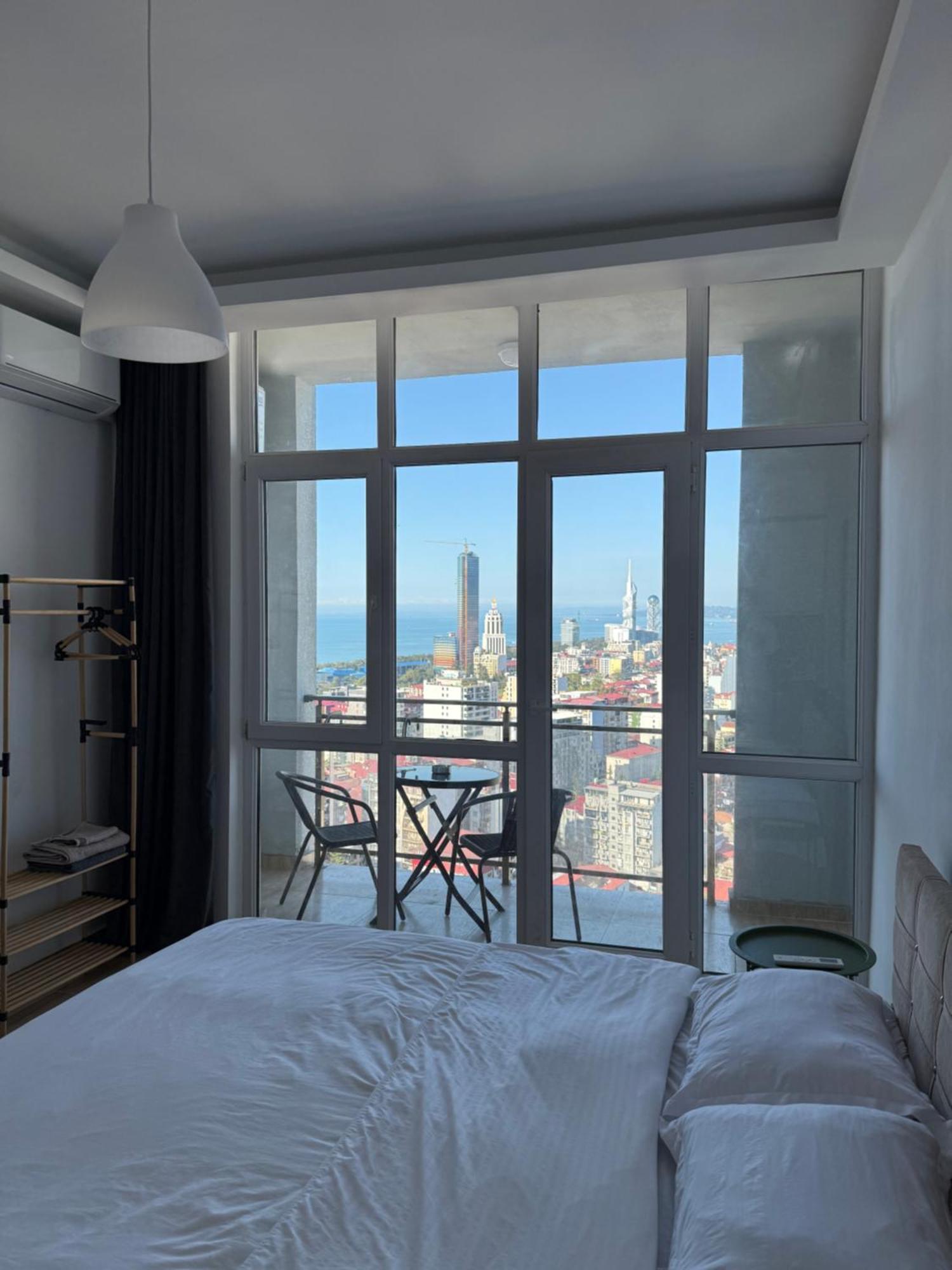 Apartamento Batumi Flat With Epic Views Exterior foto