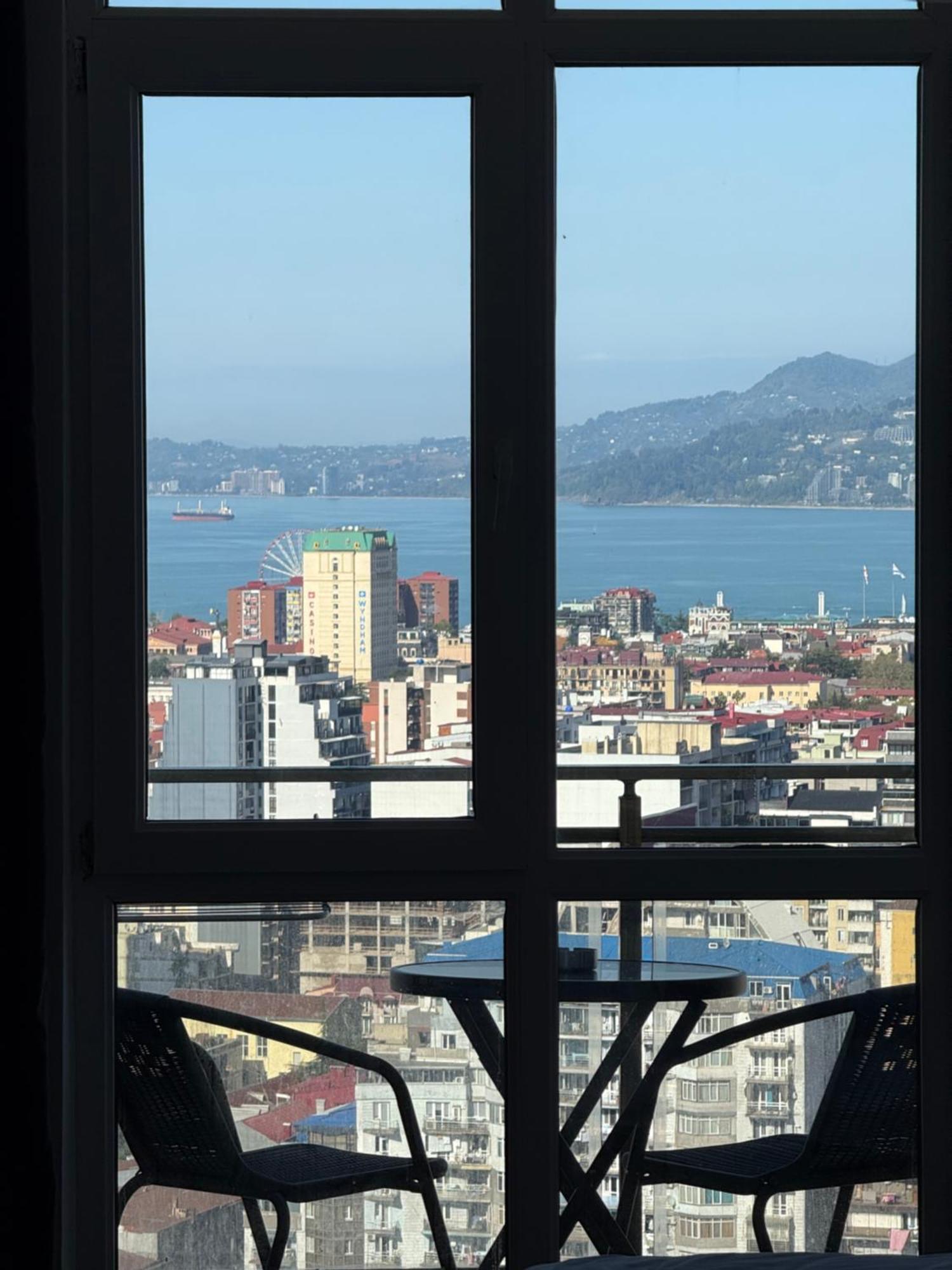 Apartamento Batumi Flat With Epic Views Exterior foto